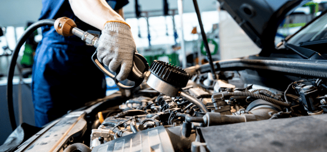 愛車の性能を最大限に引き出す
オイル交換!